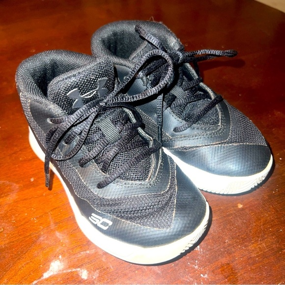 Under Armour Toddler Size 7K Steph Curry 2 Sneakers  EUC Black/white - Picture 1 of 11